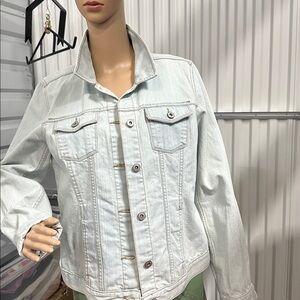 Ruff Hewn women’s light blue classic button up Jean jacket with pockets size L